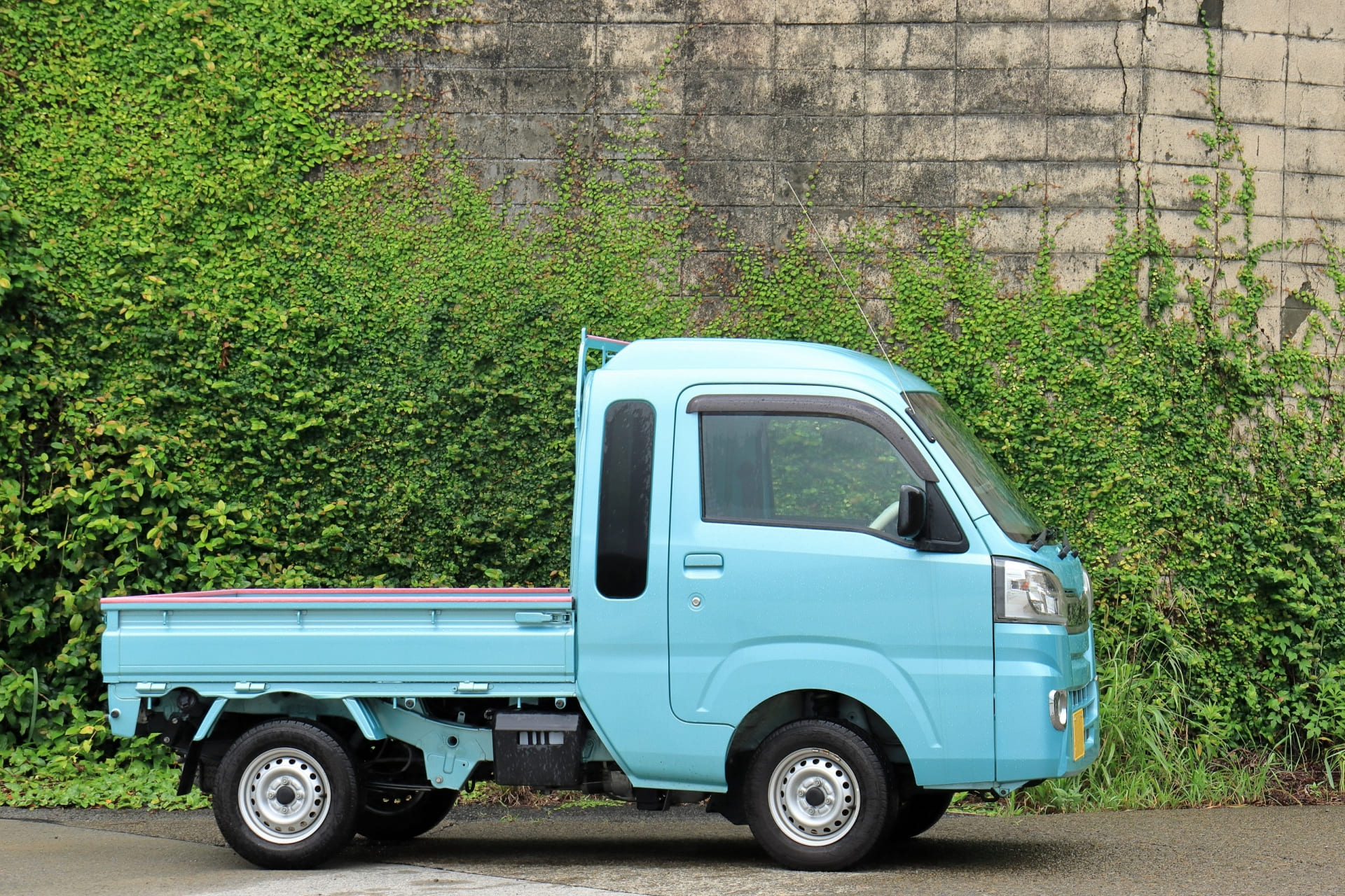 カーキャンプは軽トラで！メリットとおすすめアイテム、注意点を紹介